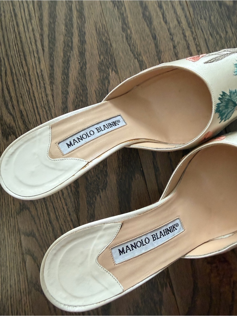 Manolo Blahnik Cream Satin Pointed-Toe Mules with Multicolor Floral Embroidery - Picture 6 of 7